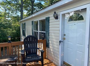 13 Oak Tree Ln, Manahawkin, NJ 08050