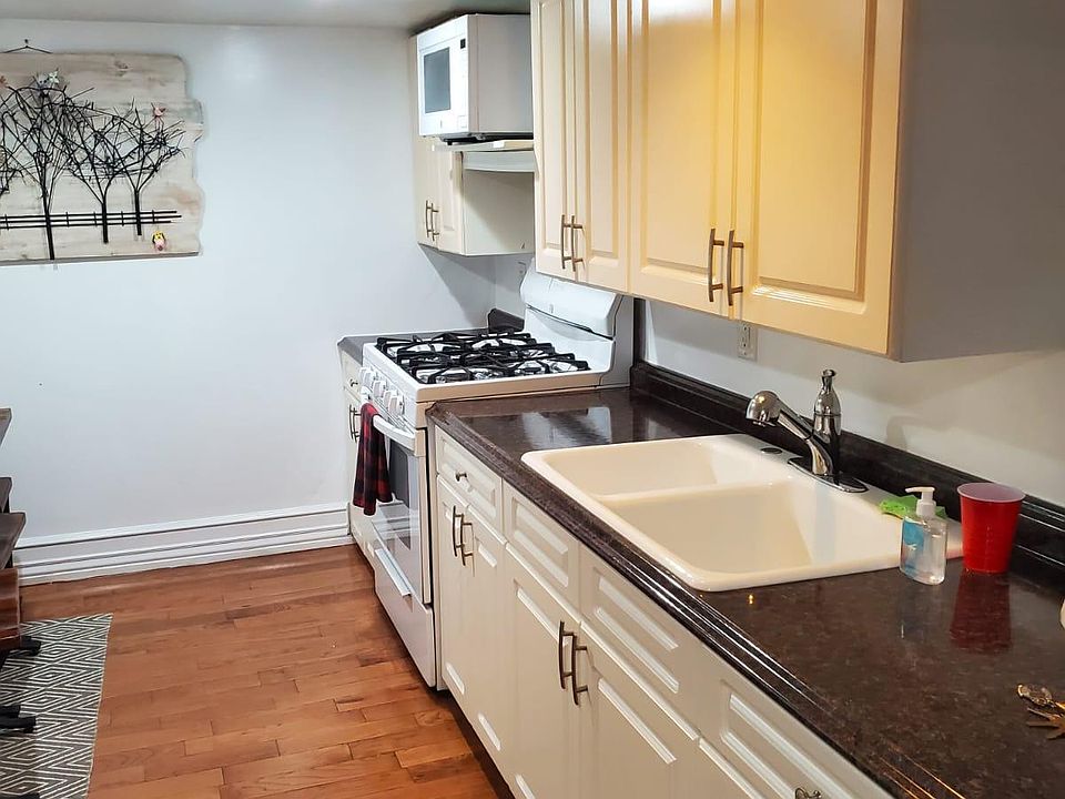 1st image of 6 Arthur Pl Floor 1