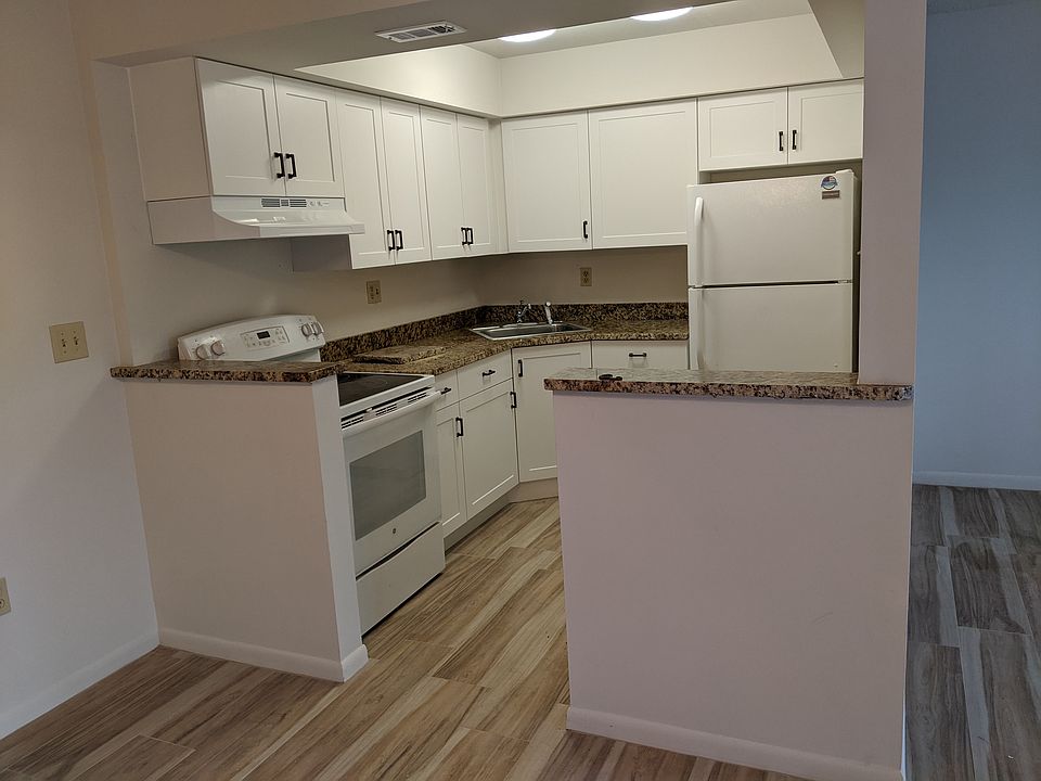 2nd image of 2600 S Kanner Hwy APT Q3