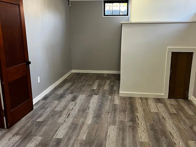 2107 Avenue D — Photo 2