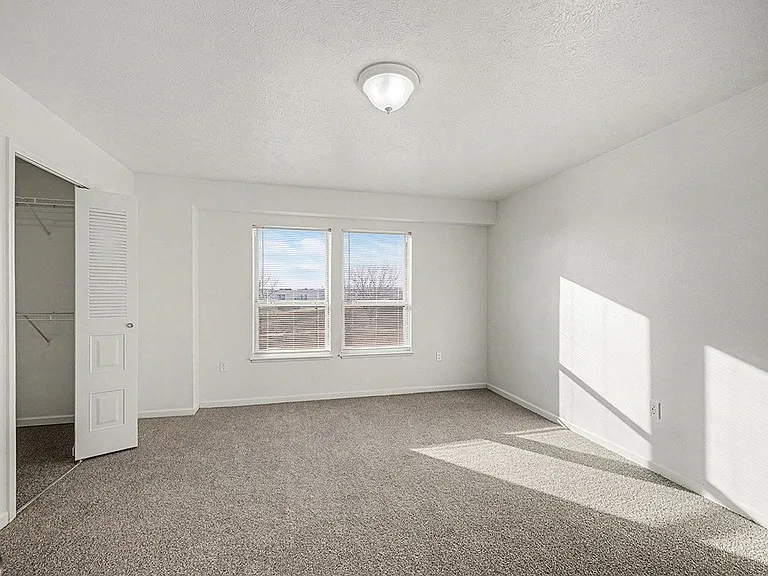 West Hampton Park Apartment Homes — Photo 16