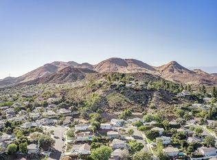456 Blackhawk Dr, Thousand Oaks, CA 91320