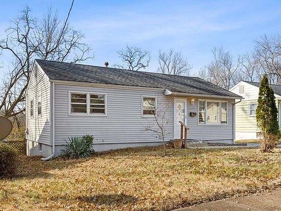 3rd image of 1000 Edgehill Dr