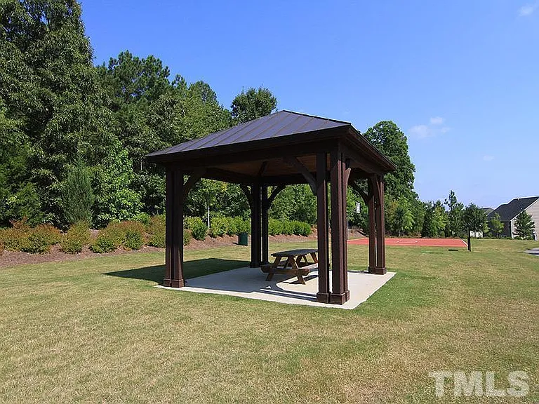 8526 Quarton Dr — Photo 23