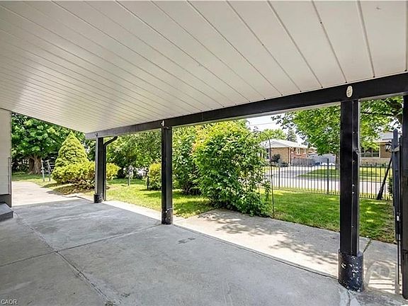 5th image of 85 Ranchdale Dr