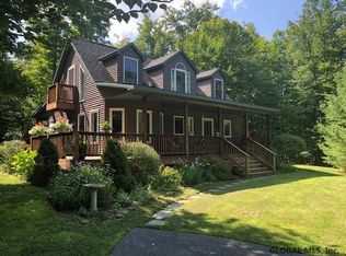 849 County Route 6, Huletts Landing, NY 12841