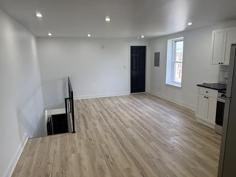 5104 Master St #2 — Photo 4