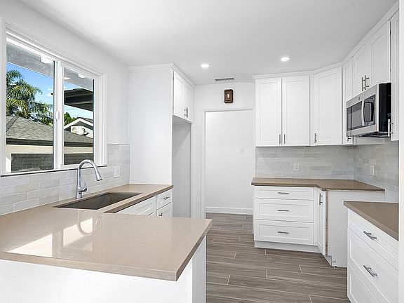 2nd image of 12783 Borden Ave