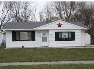 4076 Camelot Dr, Decatur, IL 62526