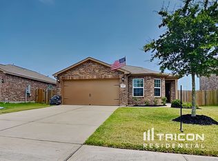 2402 Regatta Ln, La Marque, TX 77568