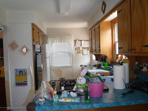 5th image of 176 Wieland Ave