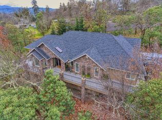 3691 Ross Ln, Central Point, OR 97502