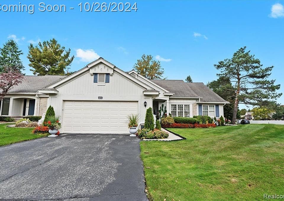 7586 Danbury Cir, West Bloomfield, MI 48322 MLS 20240080095 Zillow