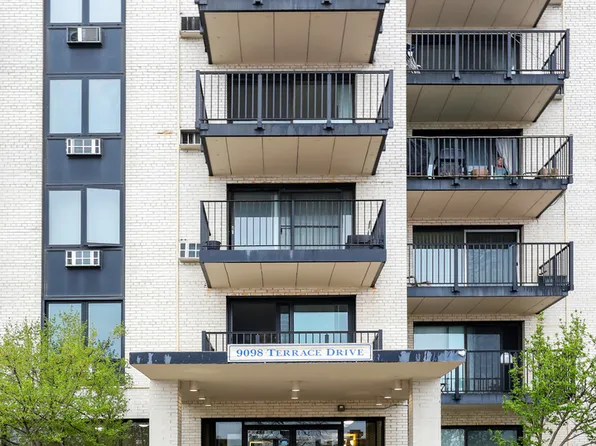 9098 Terrace Dr #4G, Niles, IL 60714