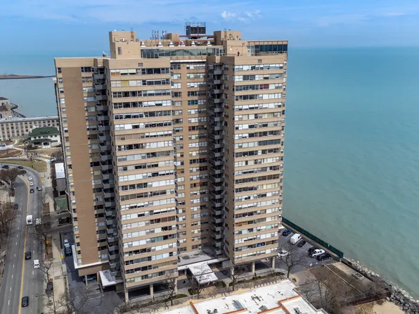 6301 N Sheridan Rd APT 11D, Chicago, IL 60660