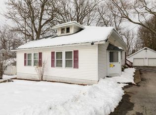 72 West Rd, Pleasant Valley, NY 12569