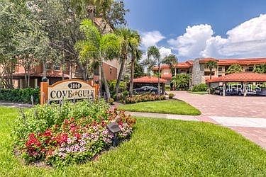 4th image of 1060 Pinellas Bayway S #15