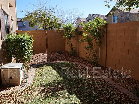 3rd image of 2564 E Vermont Dr