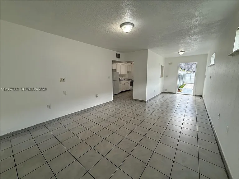 7550 NW 2nd Ter #7750 — Photo 8