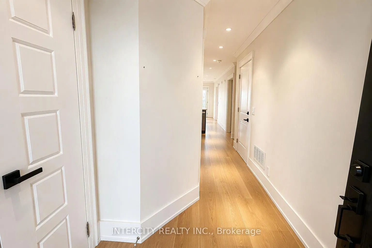 3 bed, $2,900 — Photo 3