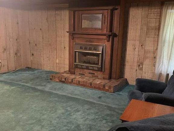 3rd image of 288 NW Ash Dr