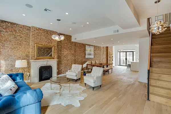 Sold by Massada Home Sales Inc | media 7