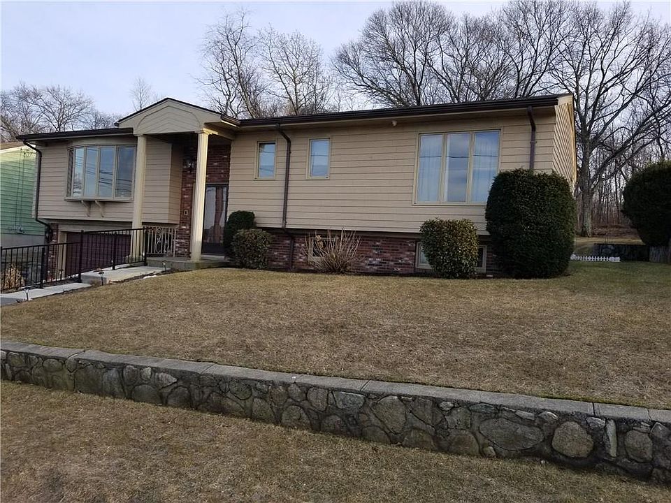 1st image of 18 Jacqueline Dr