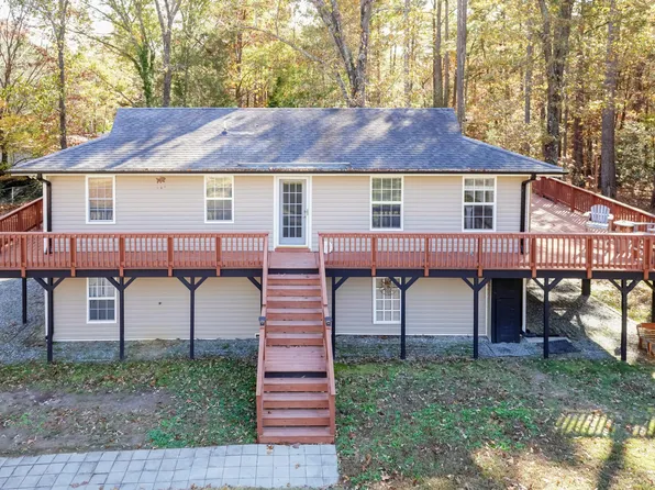 137 Fox Hunters Ln, Broadway, NC 27505