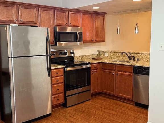 3rd image of 130 Old Tavern Cir