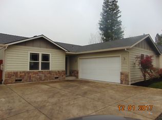 1805 Orchard Home Dr, Medford, OR