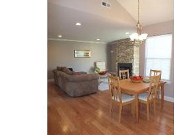 2nd image of 516 Daniels Ct