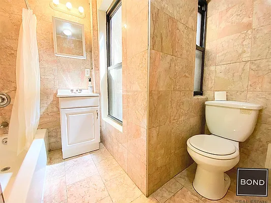 Rented by Bond New York | media 11