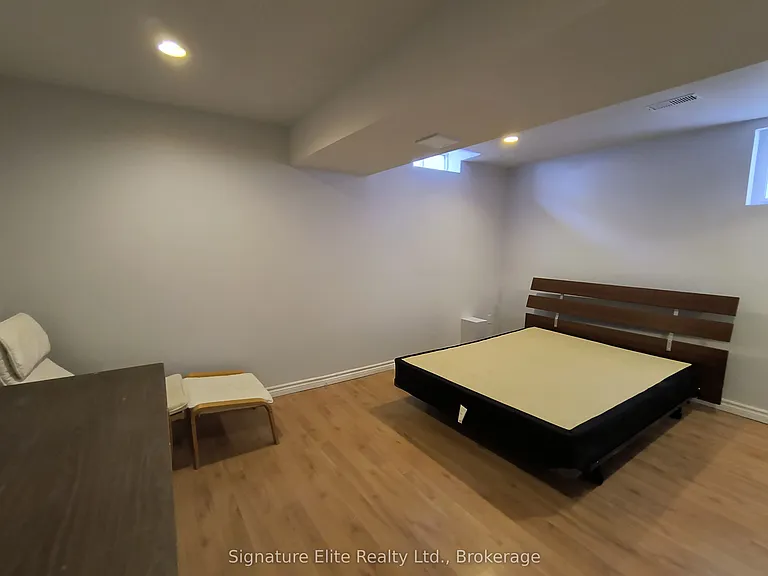 84 Villa Royale Ave #BASEMENT — Photo 2