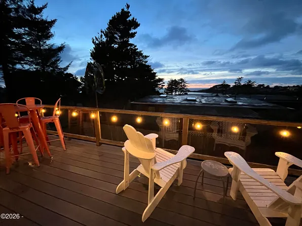 15 Shell St, Yachats, OR 97498