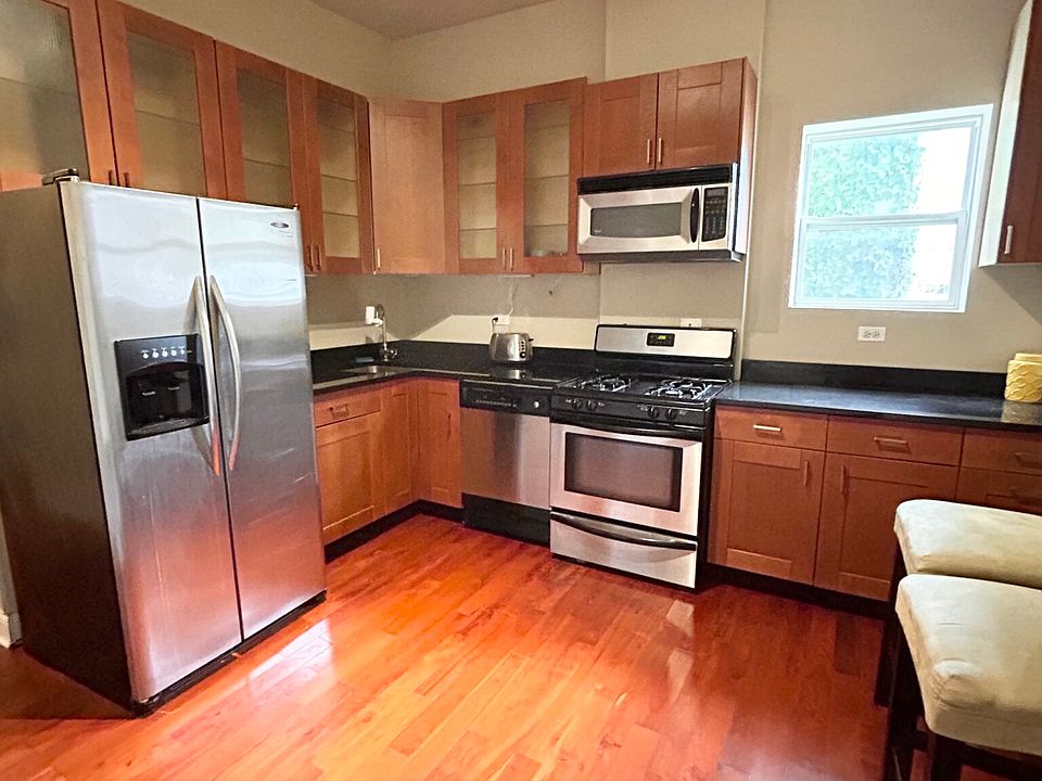 1st image of 2921 W Lyndale St #1