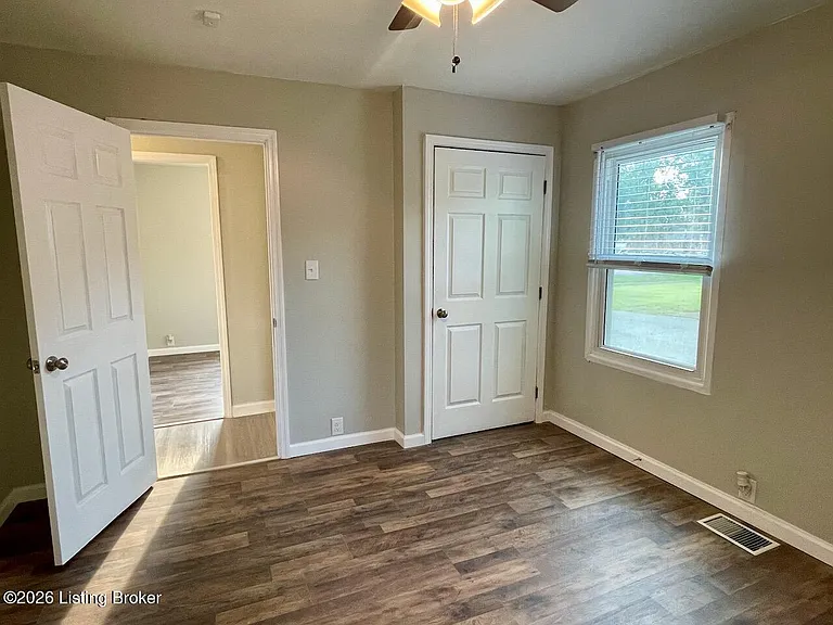9207 Fenmore Ave — Photo 19