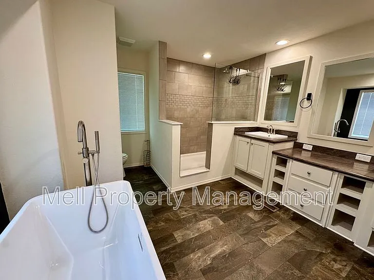 191 E Parkway Blvd — Photo 13
