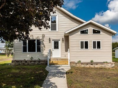109 4th St NE, Hopkinton, IA, 52237