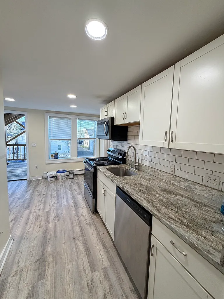 Building Photo - 46 S Bow St #1