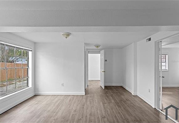 3rd image of 4103 N Howard Ave APT B