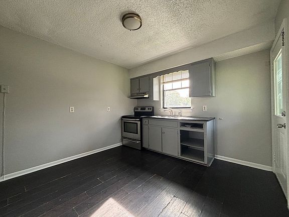 3rd image of 2801 Jones Ave #2801
