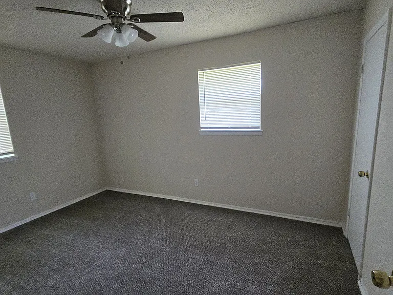 4516 Lunow Dr — Photo 5