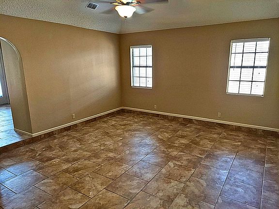 5th image of 1914 Lowry Rd