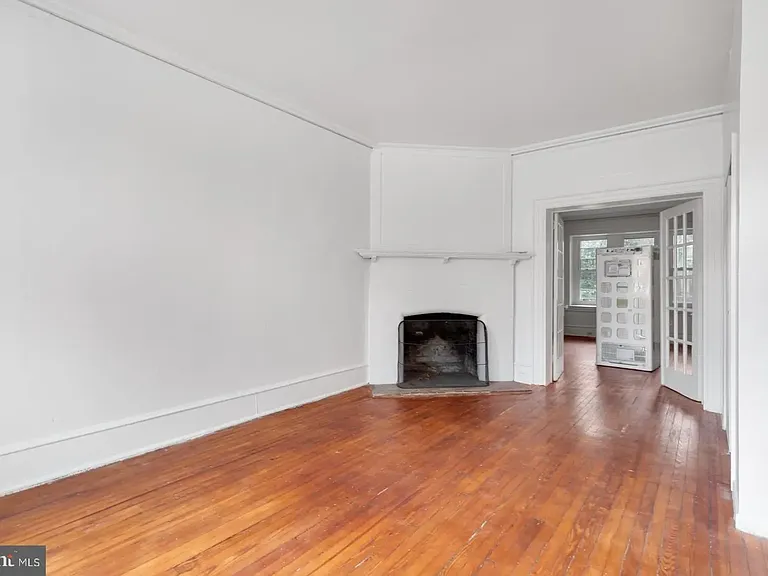 6500 Lincoln Drive — Photo 4