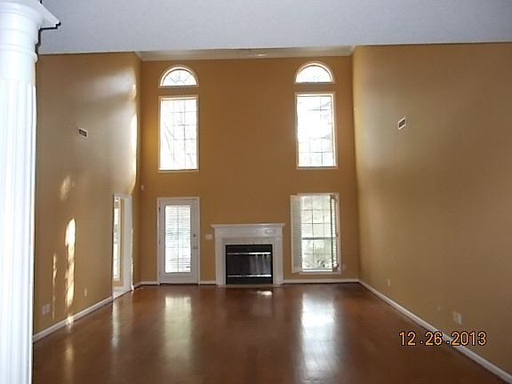 2nd image of 100 Mulberry Ct