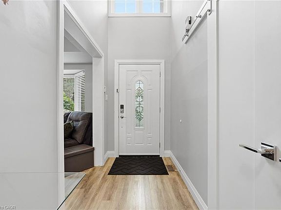 3rd image of 231 Parkside Dr
