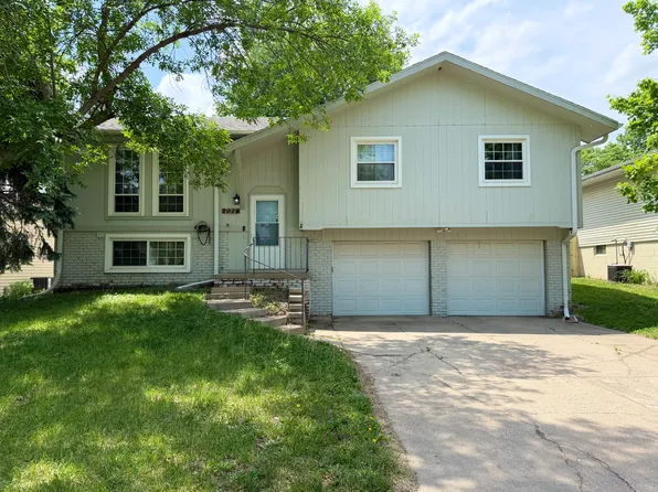 727 W Leon Dr, Lincoln, NE 68521