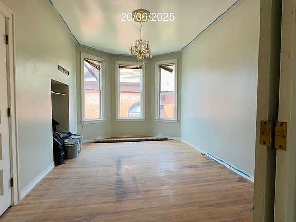 4th image of 622 Pine Ave #2
