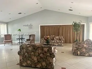 8215 SW 152nd Ave — Photo 2