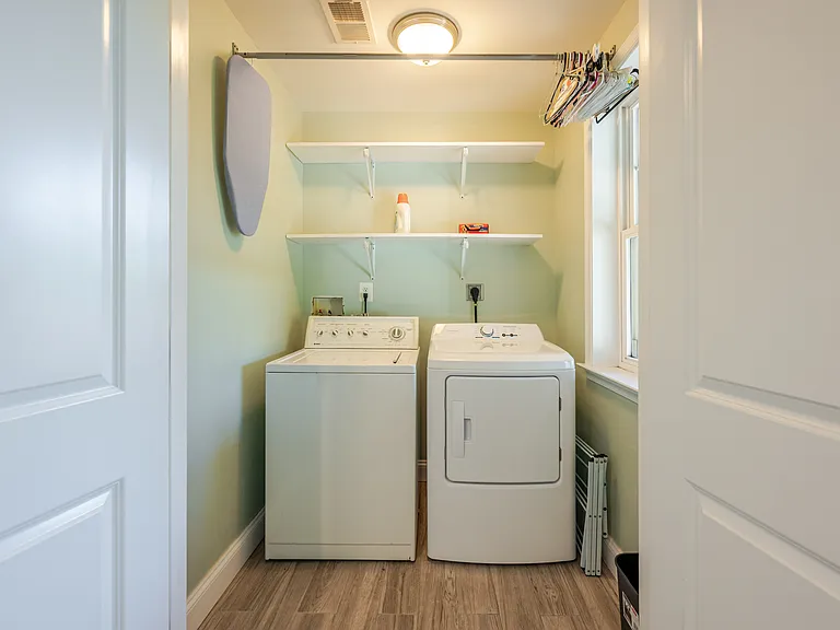 2390 Elvans Rd SE — Photo 20